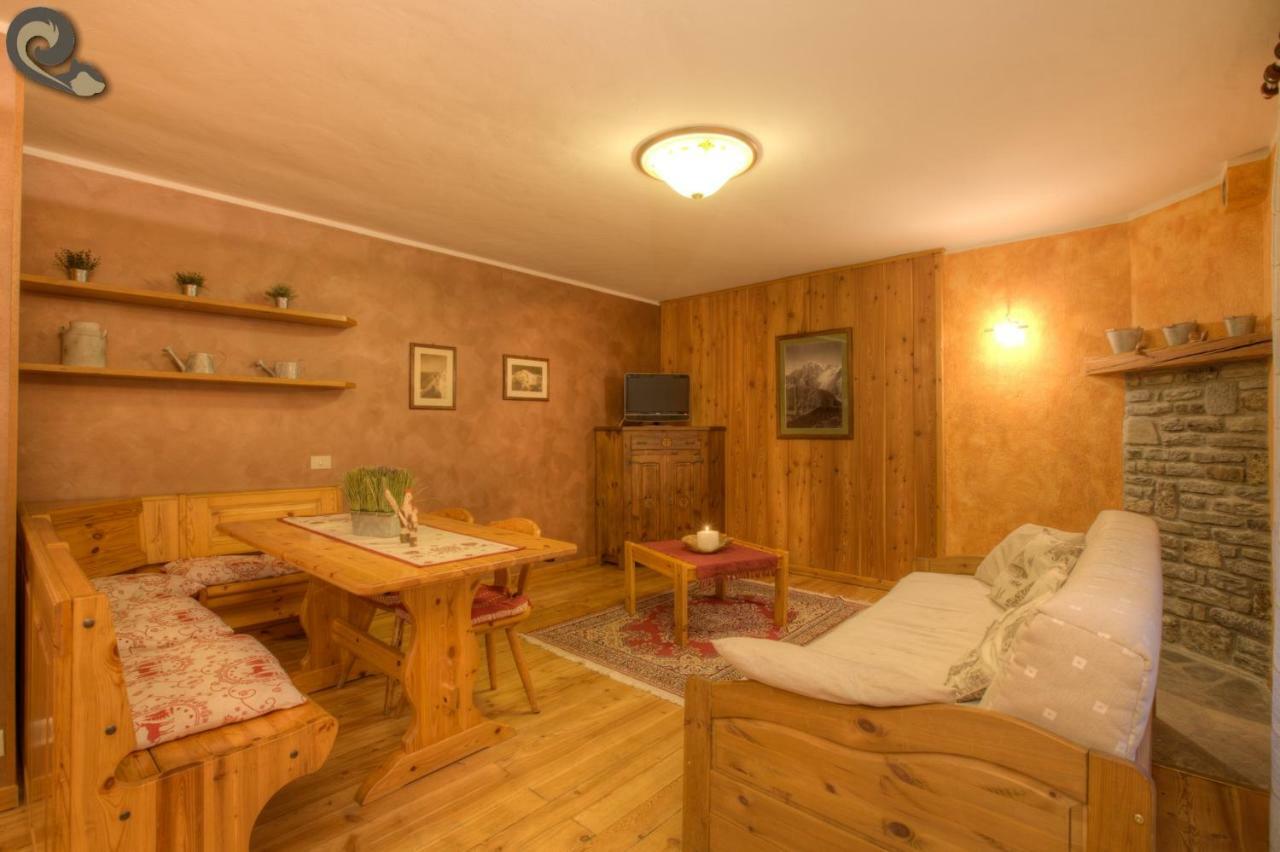 Appartamenti Lo Scoiattolo - Noce E Nocciola Pré-Saint-Didier Εξωτερικό φωτογραφία